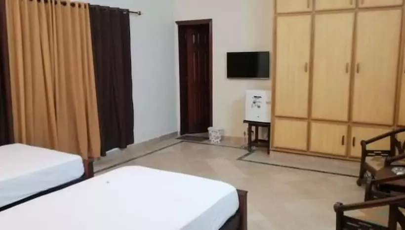 پانسیون Capri Residency