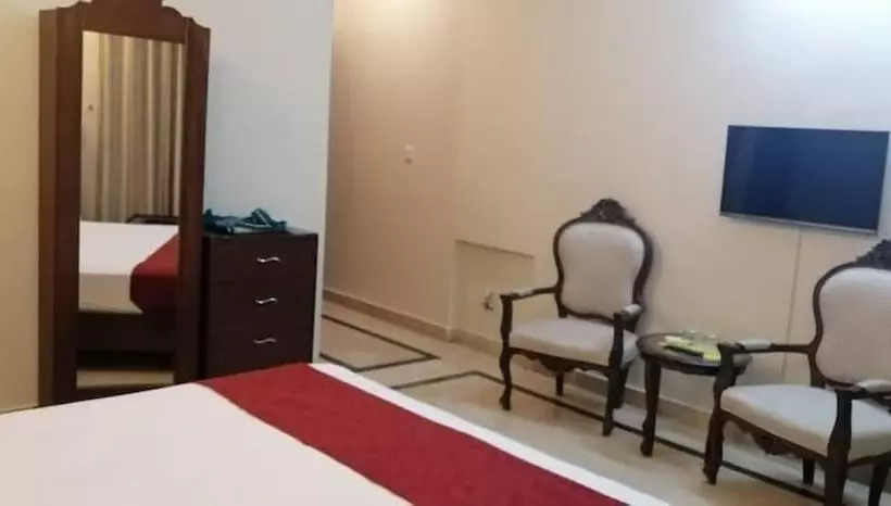 پانسیون Capri Residency