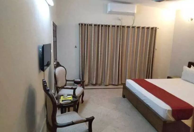 پانسیون Capri Residency