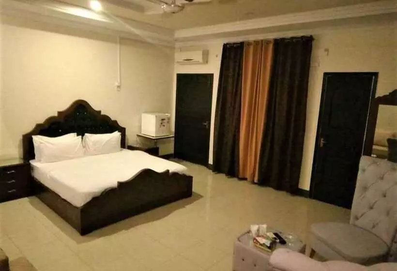 پانسیون Capri Residency