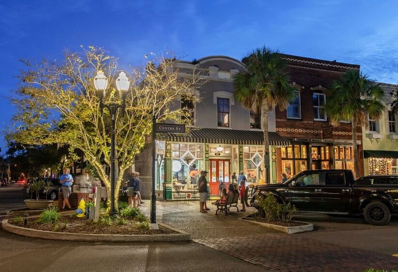 Nocleg ze śniadaniem The Addison On Amelia