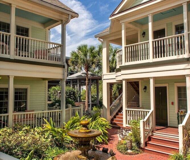 Nocleg ze śniadaniem The Addison On Amelia