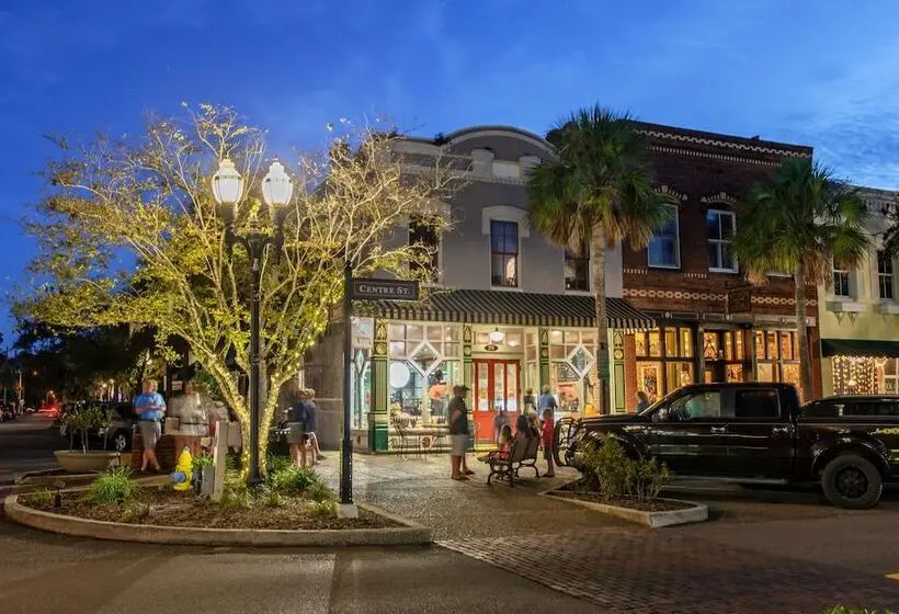 Aamiaismajoitus (B&B) The Addison On Amelia