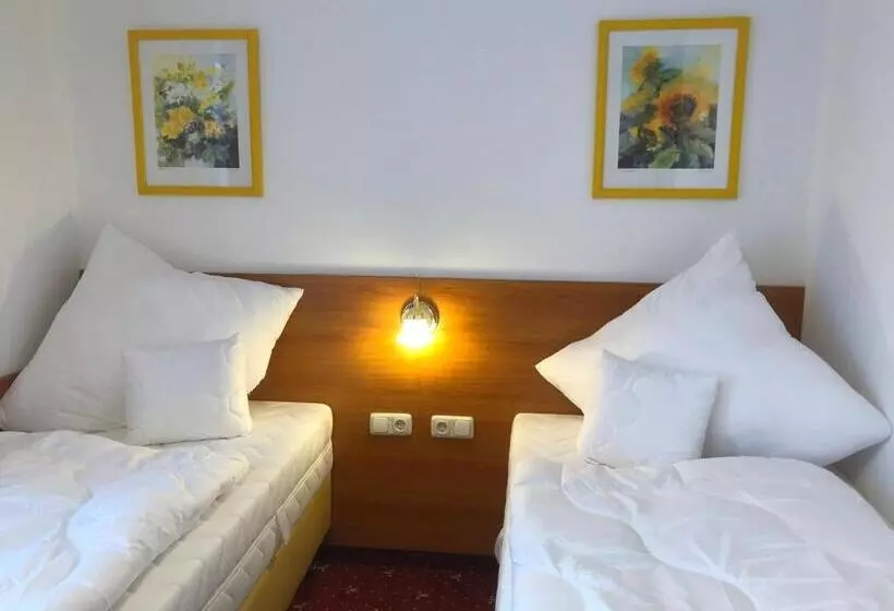 Hotelli Alpenrose Gut Schlafen & Frühstücken