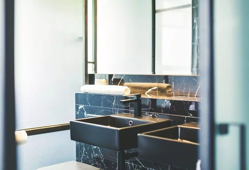 هتل Clarence Boutique