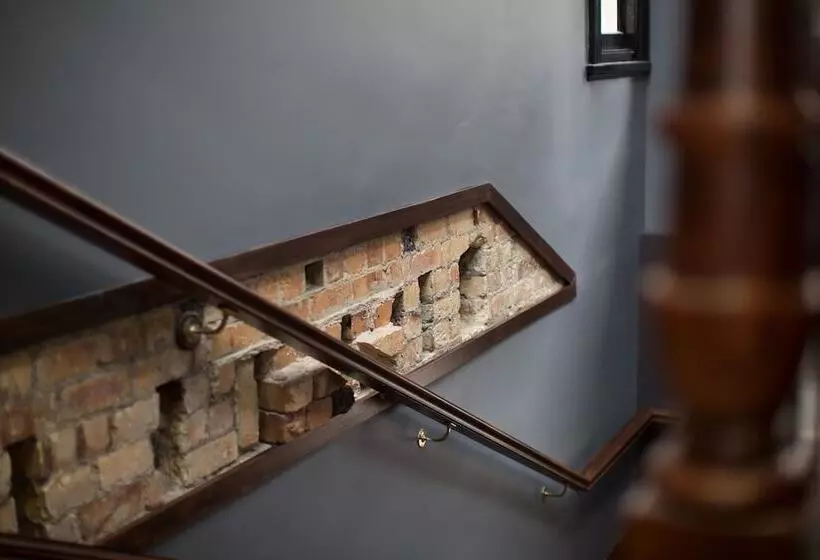 هتل Clarence Boutique