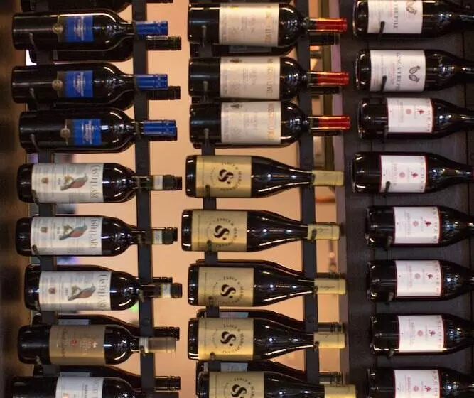 هتل Clarence Boutique