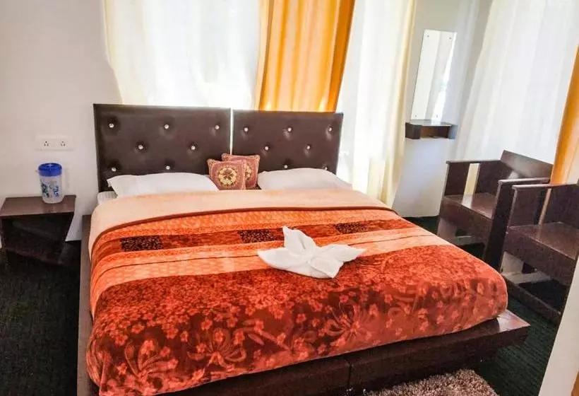هتل Vajra Villa
