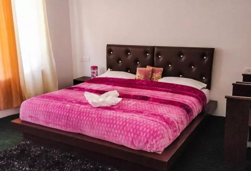 هتل Vajra Villa