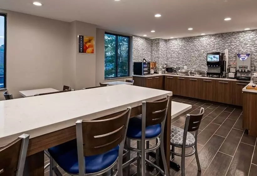 ホテル Best Western Plus Stadium Inn