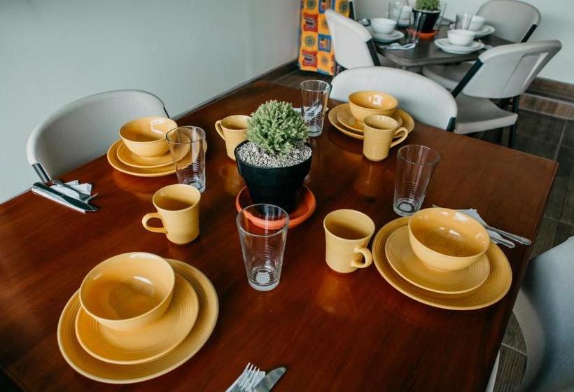 هتل Tropical Inn Poptún