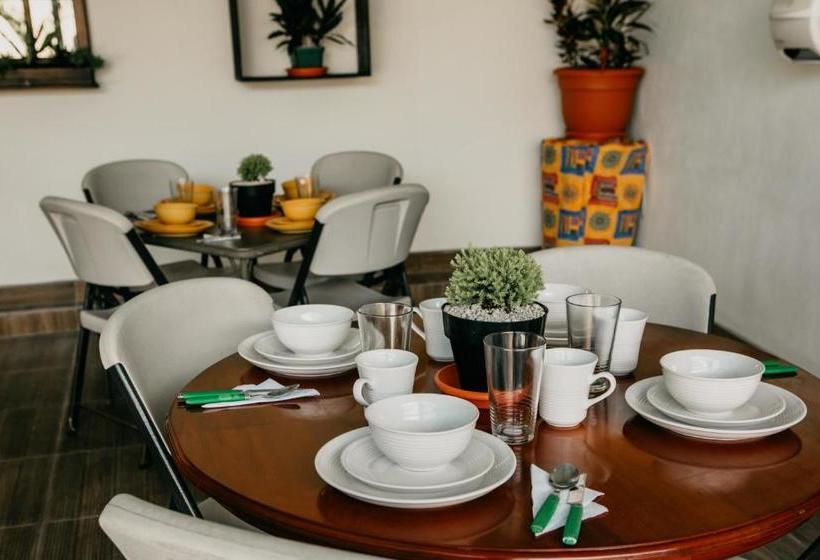 هتل Tropical Inn Poptún