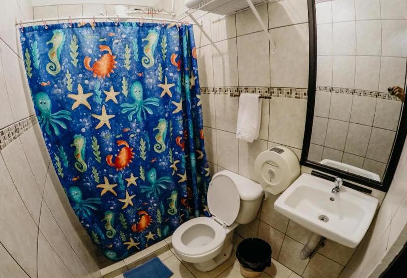 هتل Tropical Inn Poptún