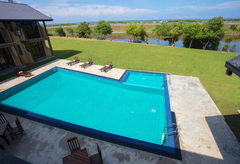 فندق Amora Lagoon