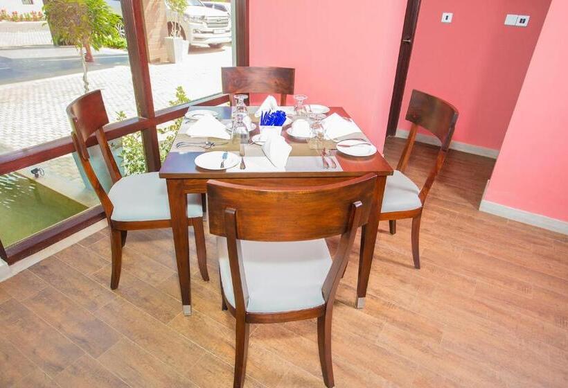 فندق Amora Lagoon