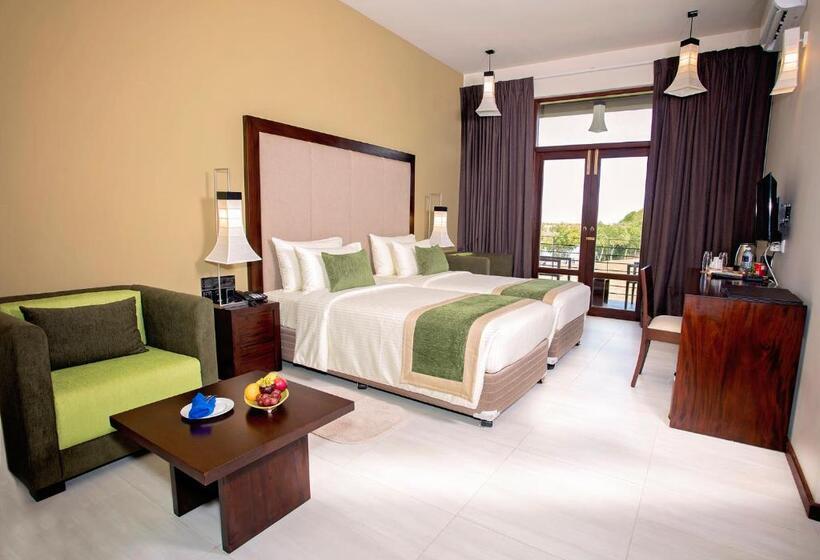 فندق Amora Lagoon