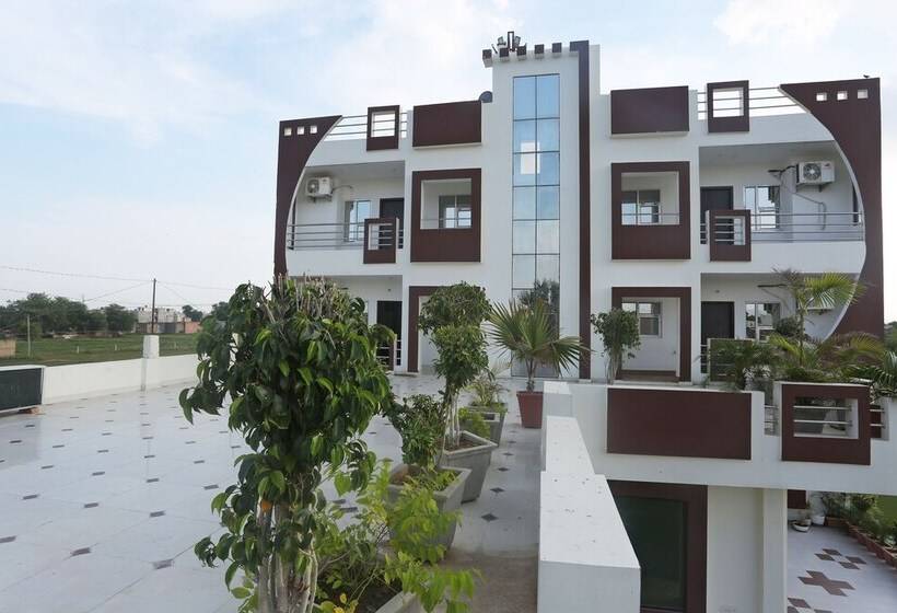 Oyo 18301 Hotel Aone