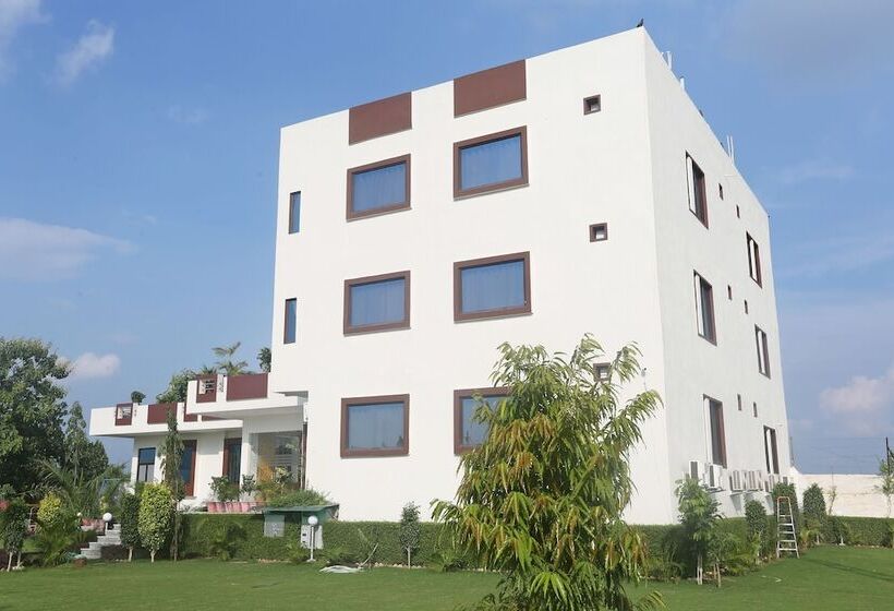 Oyo 18301 Hotel Aone