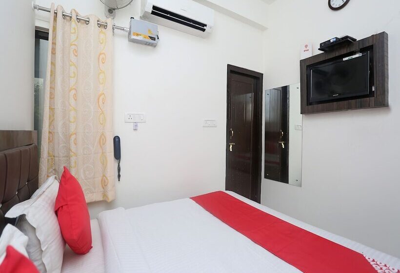 Oyo 18301 Hotel Aone