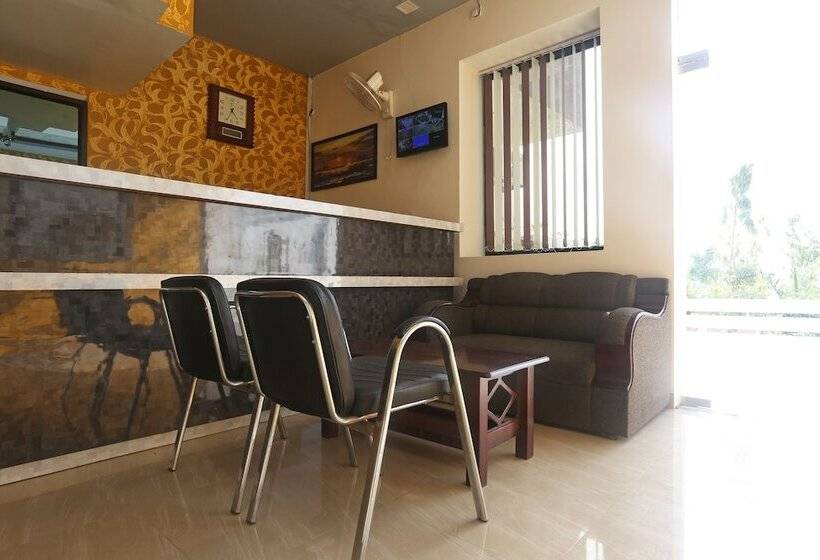 Oyo 18301 Hotel Aone