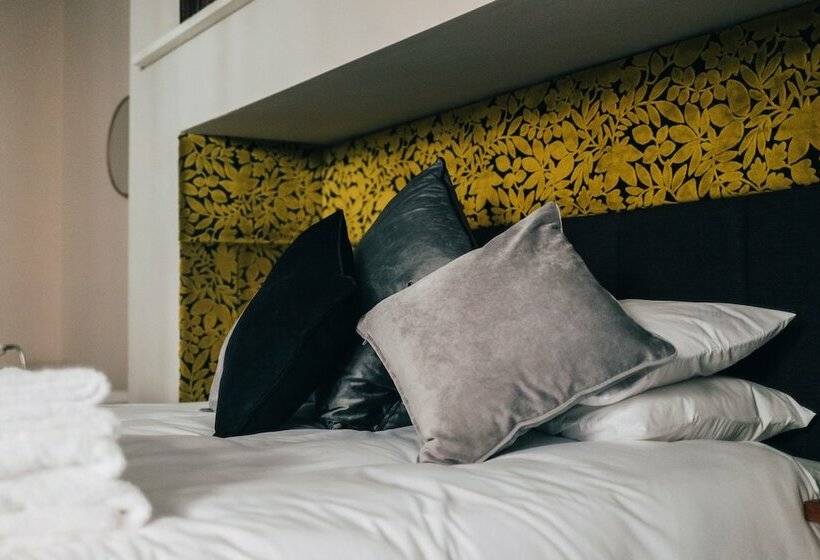 هتل Goldings Public House & Rooms