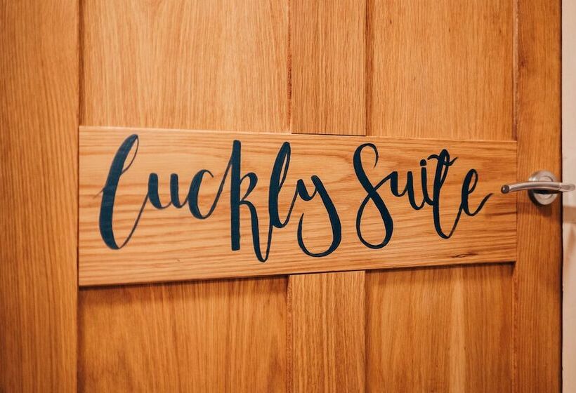 هتل Goldings Public House & Rooms