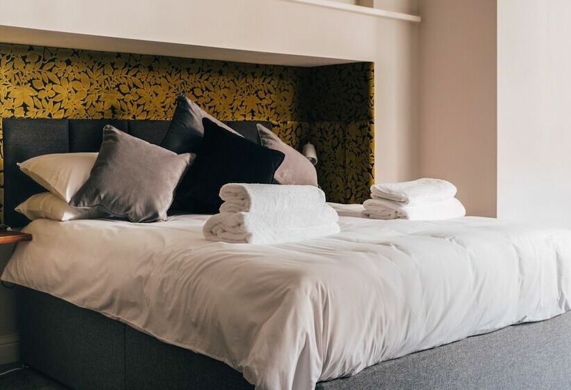 هتل Goldings Public House & Rooms