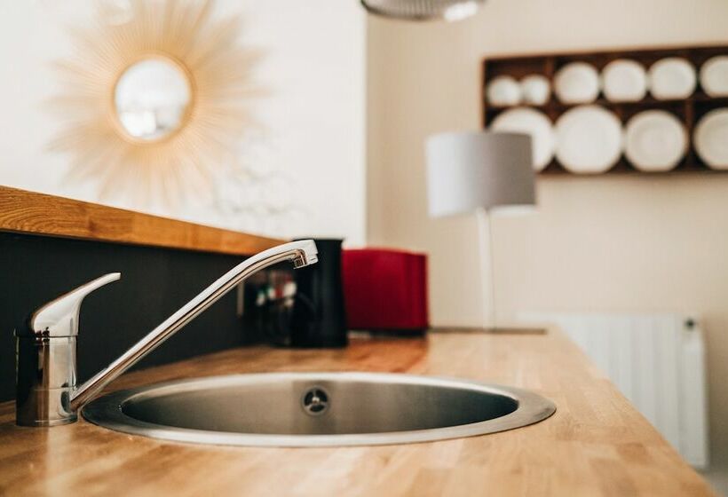 هتل Goldings Public House & Rooms