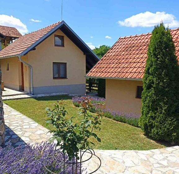 پانسیون Garden 022