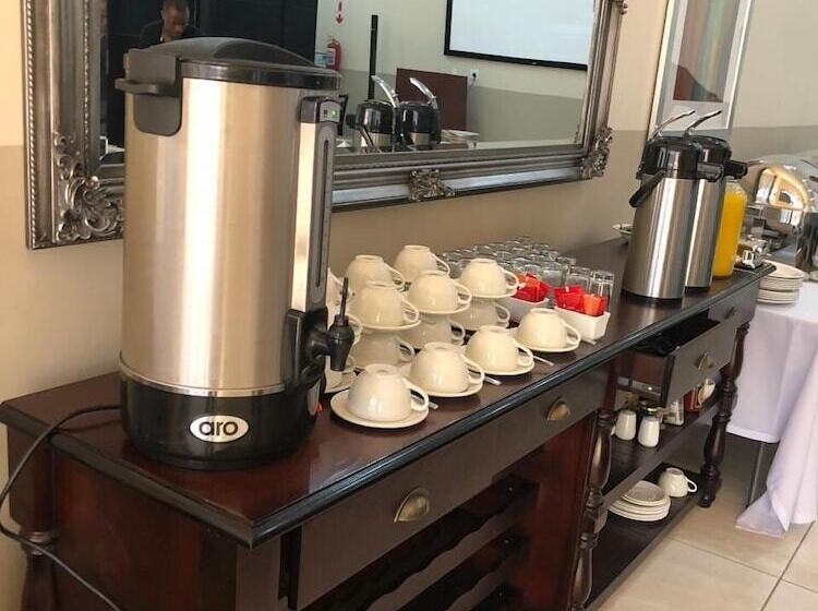 پانسیون The Clan Guest House