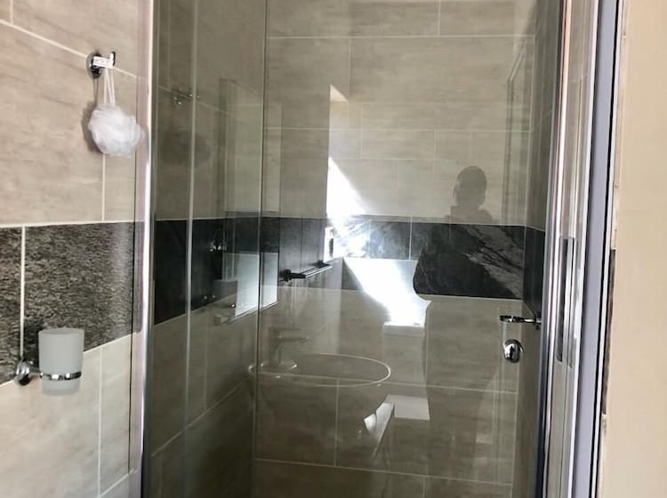 پانسیون The Clan Guest House