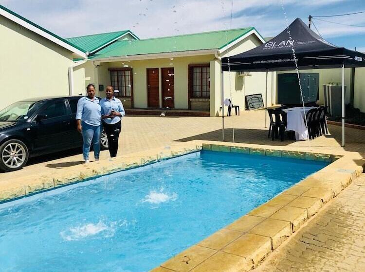 پانسیون The Clan Guest House