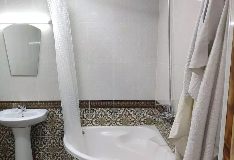 پانسیون B House Boutique With Terrace