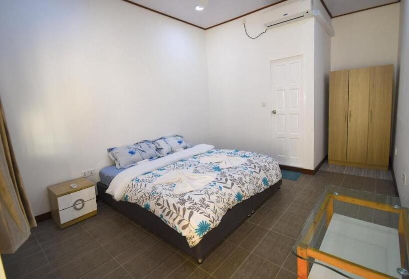 هاستل Surf Yoga Camp