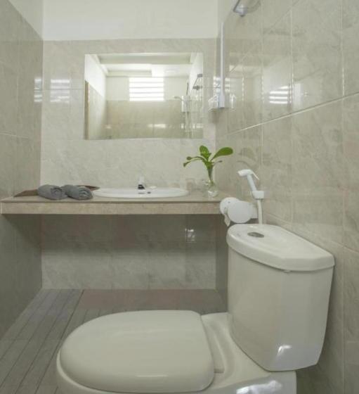 هاستل Surf Yoga Camp