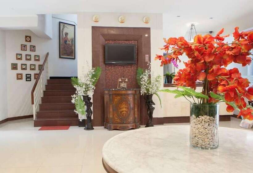 בית מלון כפרי Reddoorz Near Trans Studio Mall 3