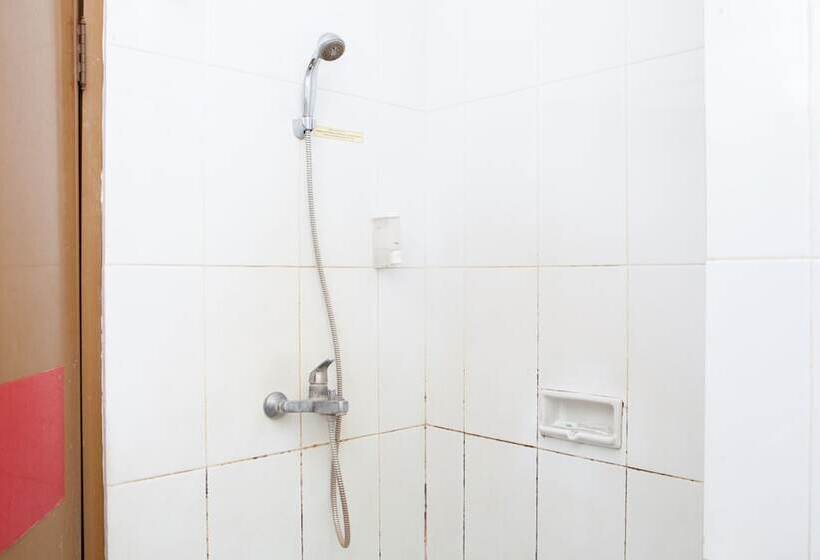 בית מלון כפרי Reddoorz Near Trans Studio Mall 3