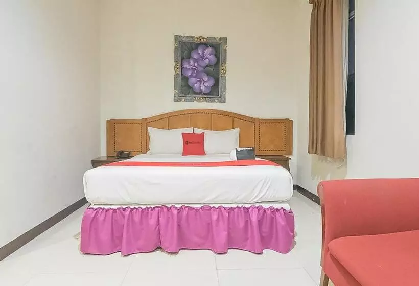 Hotelli Reddoorz Near Trans Studio Mall 3