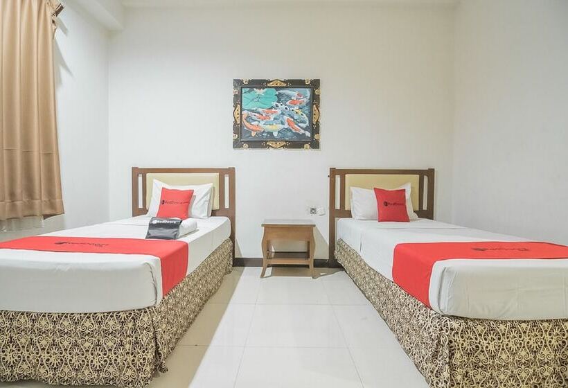 בית מלון כפרי Reddoorz Near Trans Studio Mall 3