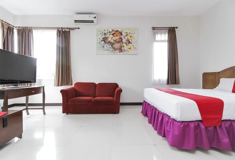 בית מלון כפרי Reddoorz Near Trans Studio Mall 3