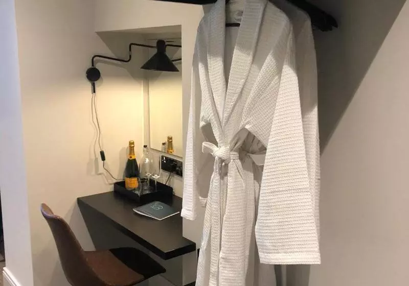 هتل The Bedford Townhouse