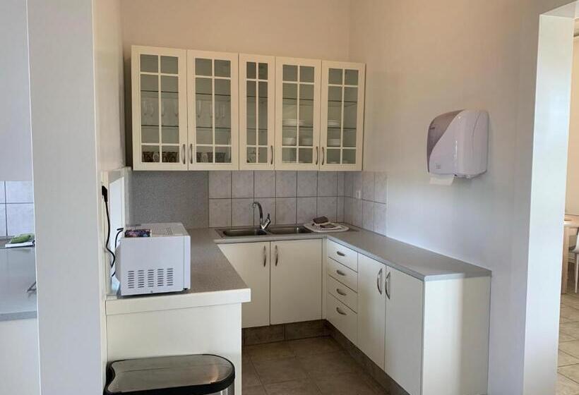 هتل Hlín Guesthouse