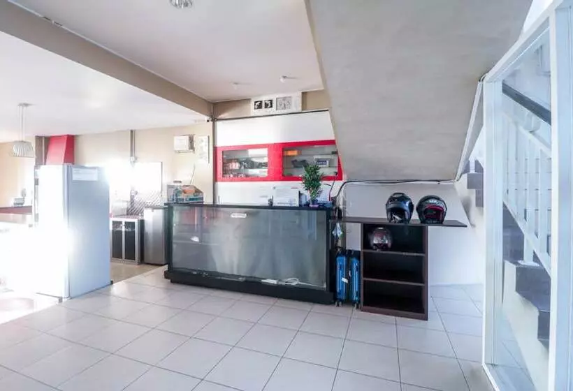 ペンション Reddoorz Near Terminal Batu Ampar