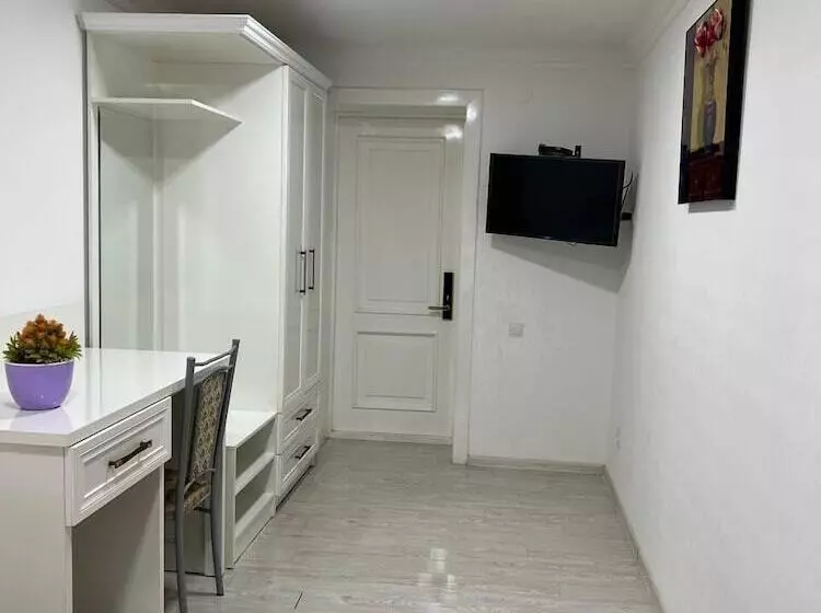 ホテル Karakalpak Palace