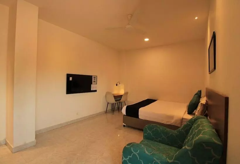 Arunaa Inn Airport Hotel, Chennai
