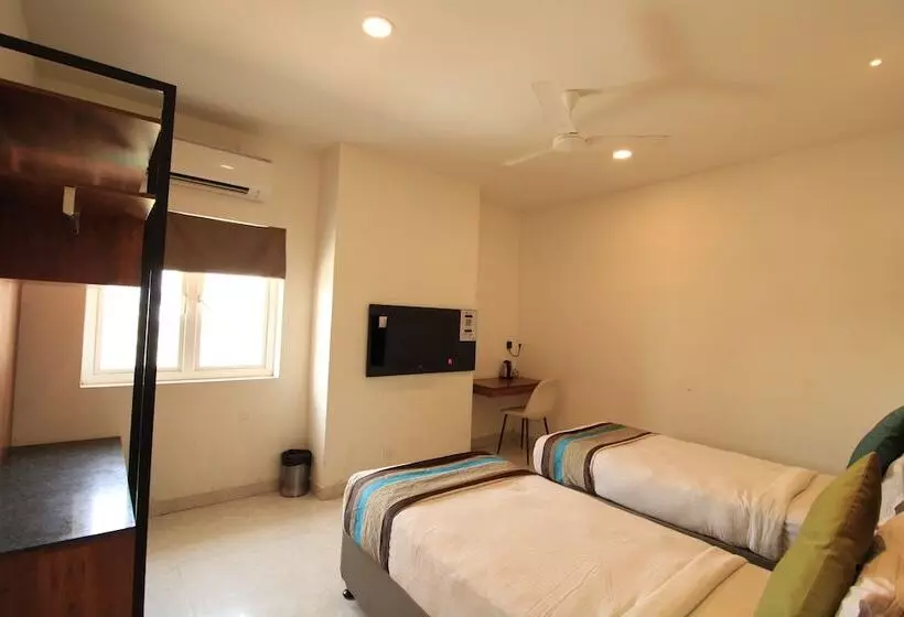 Arunaa Inn Airport Hotel, Chennai