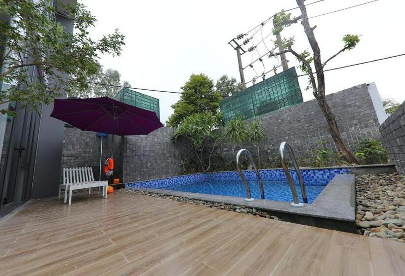 هتل Hill Bungalow