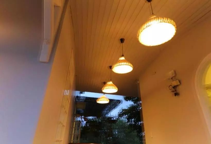 هتل Hill Bungalow