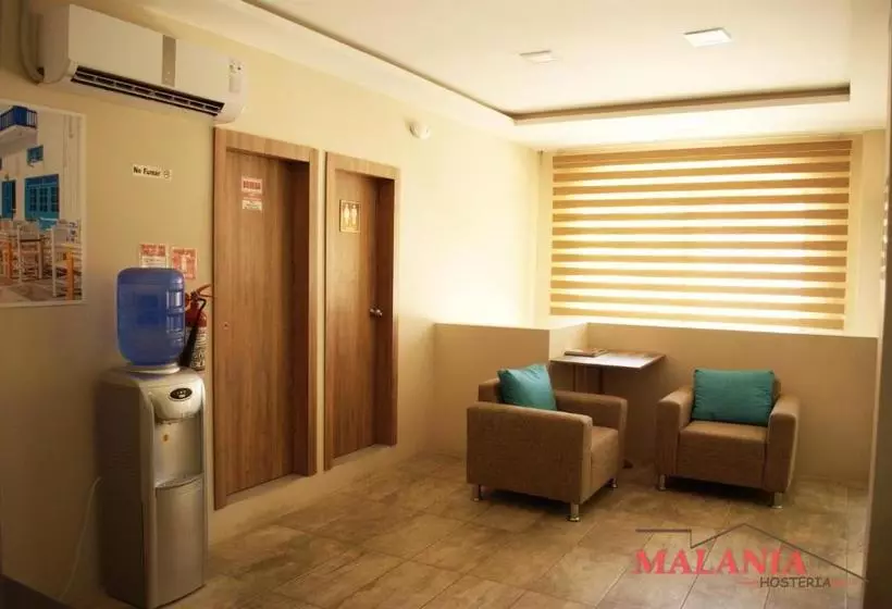 ペンション Hostal Malania