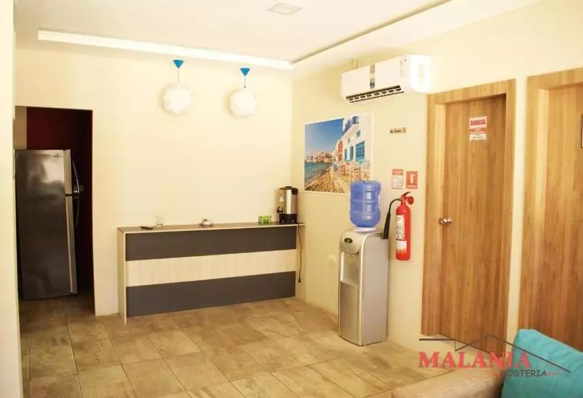 ペンション Hostal Malania
